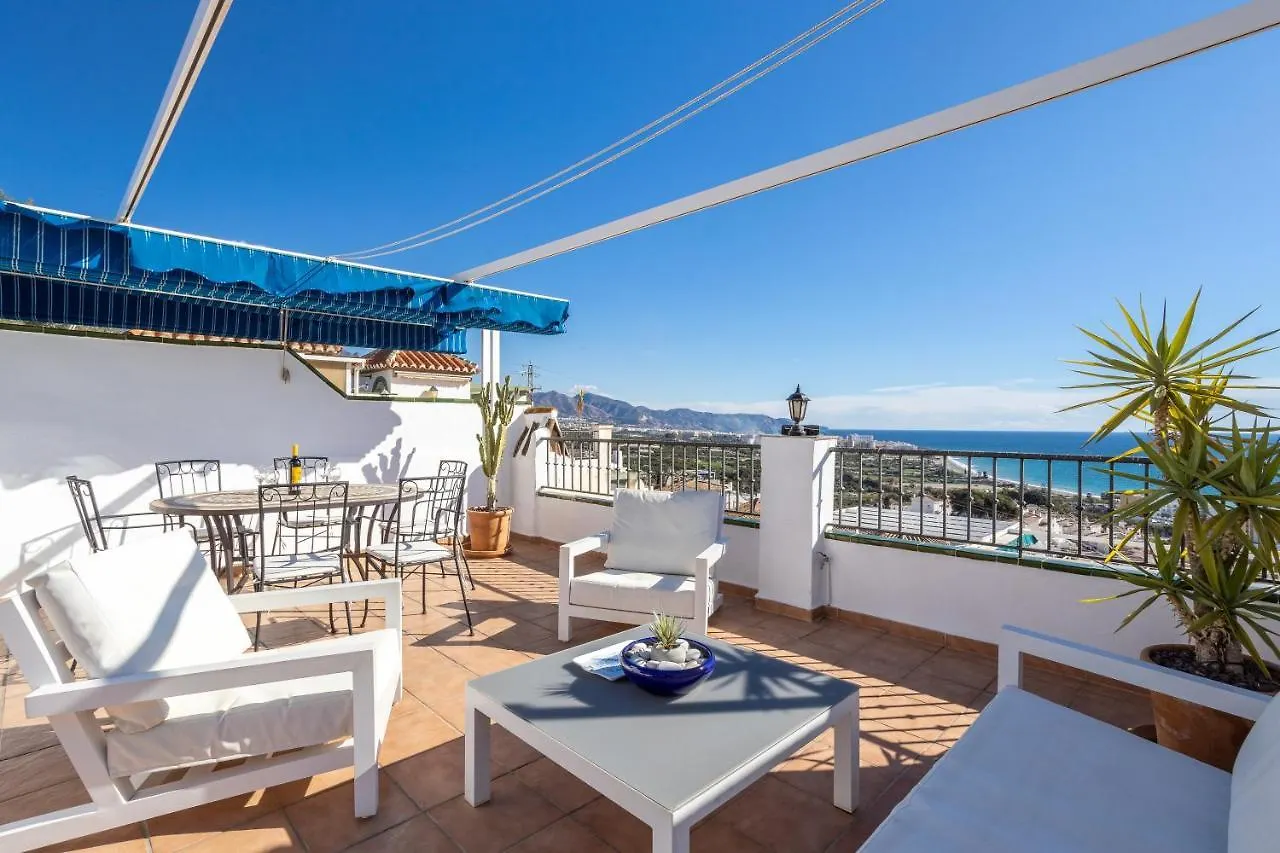 Plaza Cadiz 4 Overlooking Playazo Nerja
